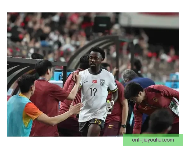 中国男足世预赛客场绝平泰国惊险晋级18强展现拼搏精神 中国男足世预赛客场绝平泰国惊险晋级18强展现拼搏精神